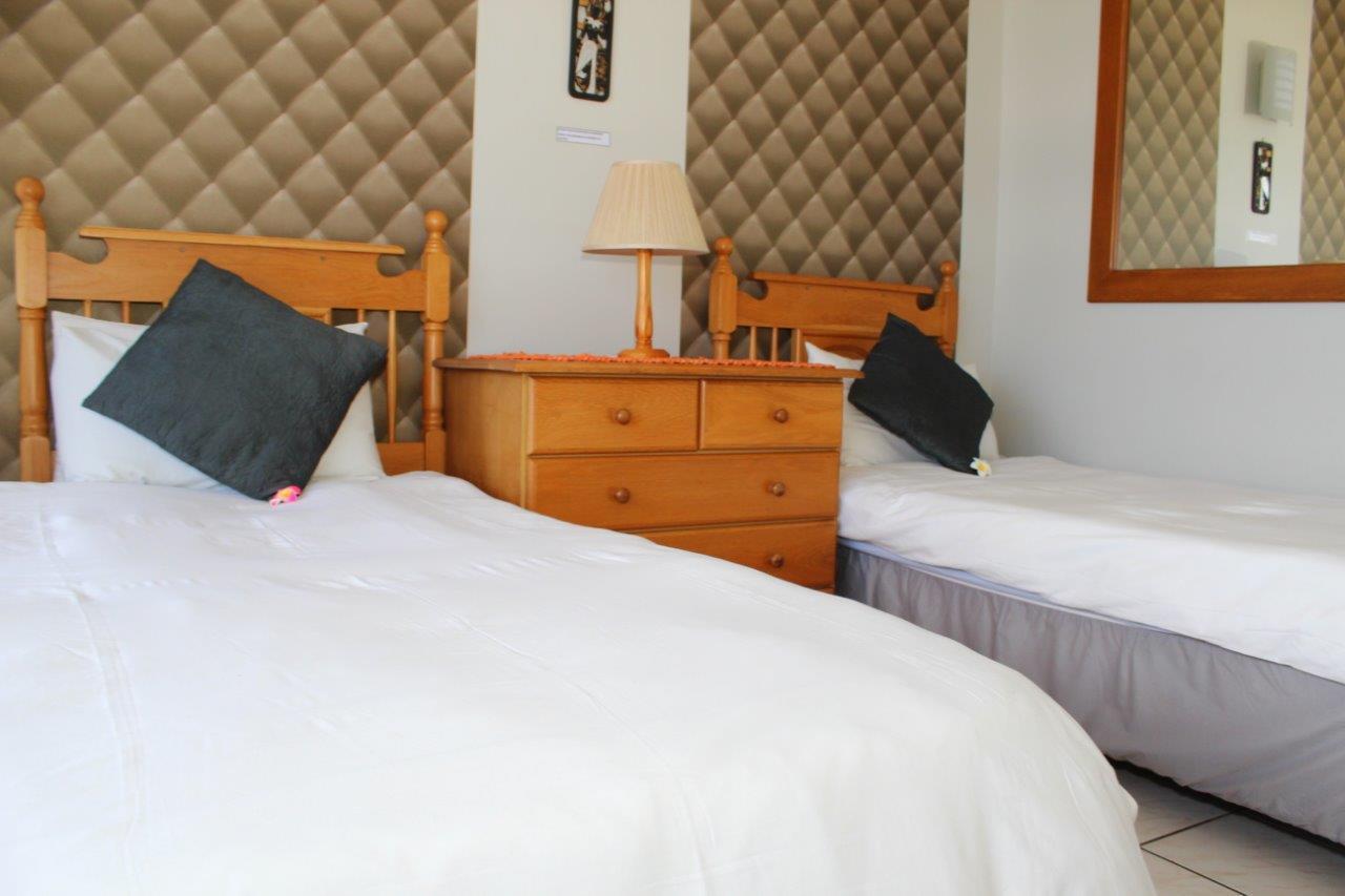 Silver Dolphin Holidays Appartement Amanzimtoti Buitenkant foto