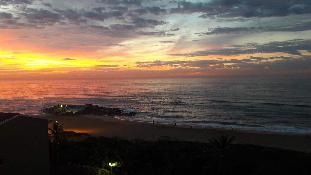 Silver Dolphin Holidays Appartement Amanzimtoti Buitenkant foto