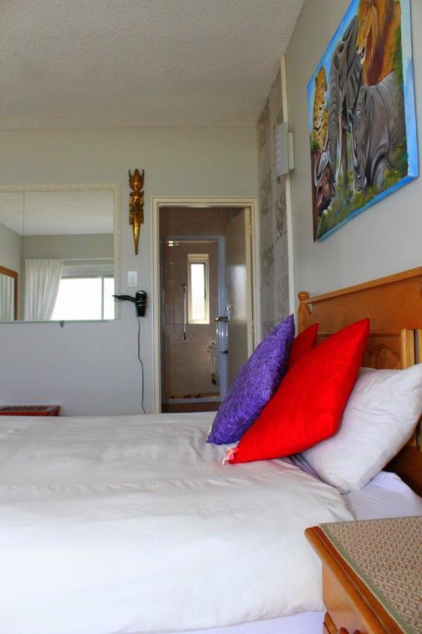 Silver Dolphin Holidays Appartement Amanzimtoti Buitenkant foto